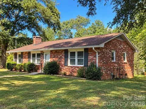 697 Island Ford Rd, Forest City, NC 28043