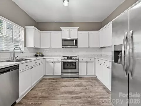 334 Bridal Veil Dr, Charlotte, NC 28217