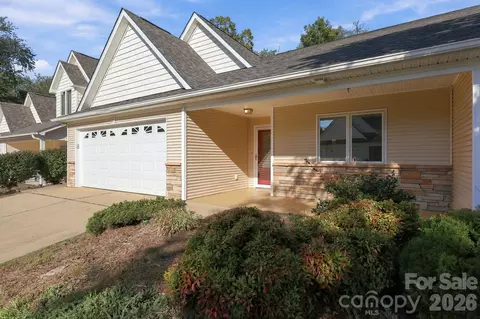 29 Beekeeper Trl, Swannanoa, NC 28778