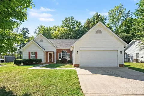 11609 Long Forest Dr, Charlotte, NC 28269