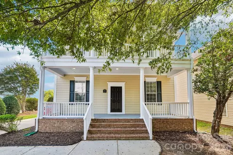 1001 Gainsborough Dr, Matthews, NC 28104