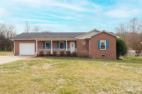 2487 Ashford Dr, Newton, NC 28658