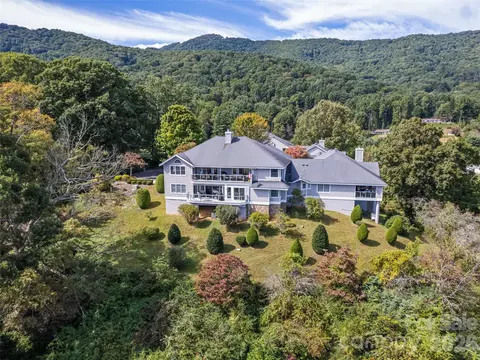 360 Skylark Ln, Waynesville, NC 28786