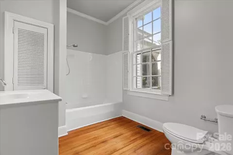 Bath - 310 Kershaw St, Cheraw, SC 29520 photo 1 of 4