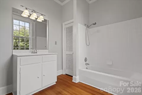 Bath - 310 Kershaw St, Cheraw, SC 29520 photo 2 of 4