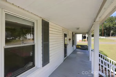 Exterior - 609 Poplar Ave, Kannapolis, NC 28081 photo 5 of 10