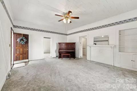 Living - 609 Poplar Ave, Kannapolis, NC 28081 photo 2 of 10