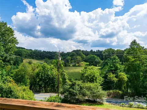 Exterior - 204 Grove Rd, Sylva, NC 28779 photo 3 of 9