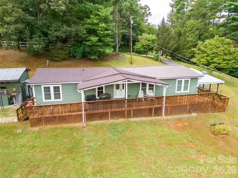 Exterior - 204 Grove Rd, Sylva, NC 28779 photo 7 of 9