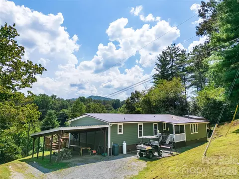 Exterior - 204 Grove Rd, Sylva, NC 28779 photo 5 of 9