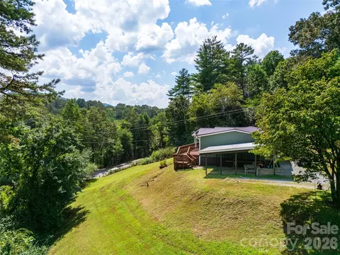 Exterior - 204 Grove Rd, Sylva, NC 28779 photo 6 of 9