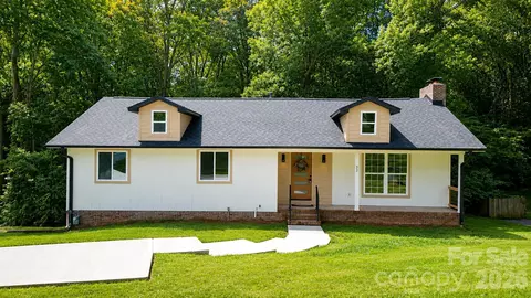 32 Bowen Dr, Belmont, NC 28012