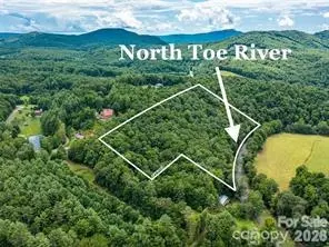 000 Davenport Rd, Spruce Pine, NC 28777