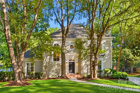 3501 Castellaine Dr, Charlotte, NC 28226