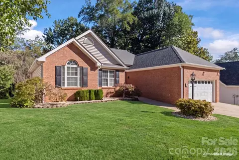 5125 Old Plantation Cir, Winston Salem, NC 27104