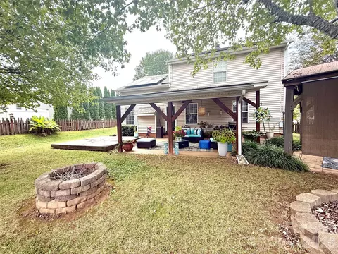 1969 8th Street Se Ln SE, Hickory, NC 28602