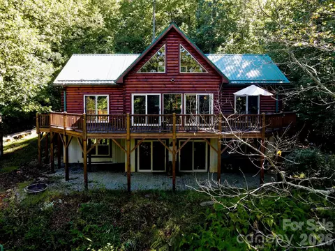335 Mt Mitchell Dr, Burnsville, NC 28714