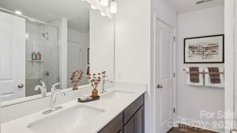 7555 Ethora Way, Charlotte, NC 28216
