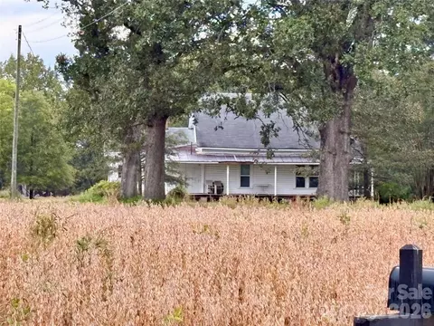 292 Williamsburg Rd, Olin, NC 28660 photo 2