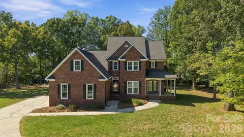 1471 Porch Swing Ln, Matthews, NC 28104