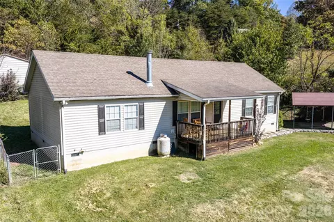 Exterior - 23 Yorkie Dr, Clyde, NC 28721 photo 5 of 6