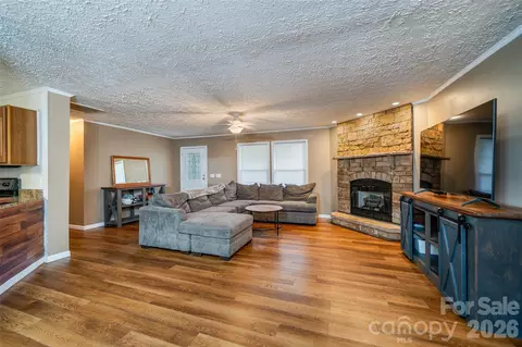 Living - 23 Yorkie Dr, Clyde, NC 28721 photo 1 of 2