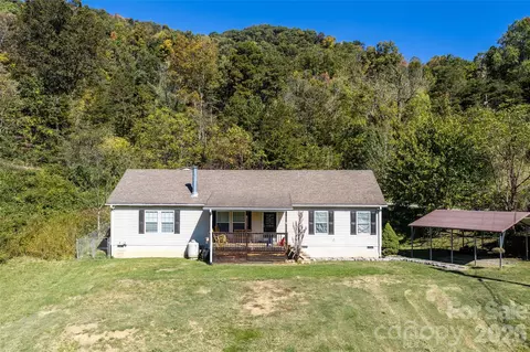 Exterior - 23 Yorkie Dr, Clyde, NC 28721 photo 4 of 6