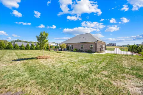 Exterior - 2107 Parrothead Dr, Monroe, NC 28110 photo 8 of 8