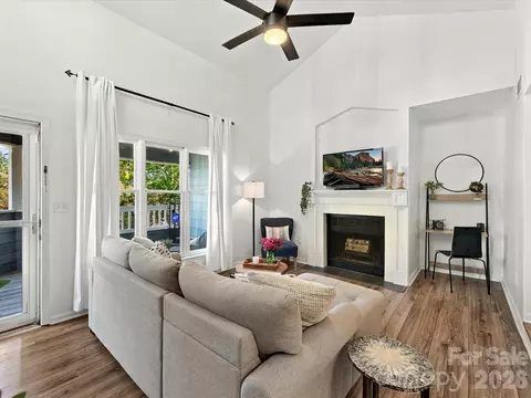 423 W 8th 78 St #78, Charlotte, NC 28202