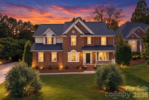 11528 Essex Fells Dr, Charlotte, NC 28277