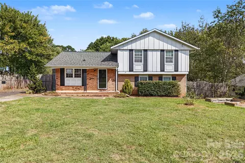 206 King Henry Ln, Gastonia, NC 28056