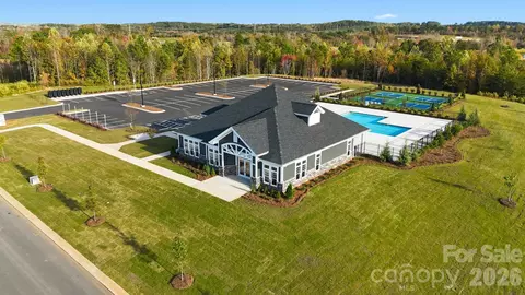 9127 Fairlee Dr, Sherrills Ford, NC 28673