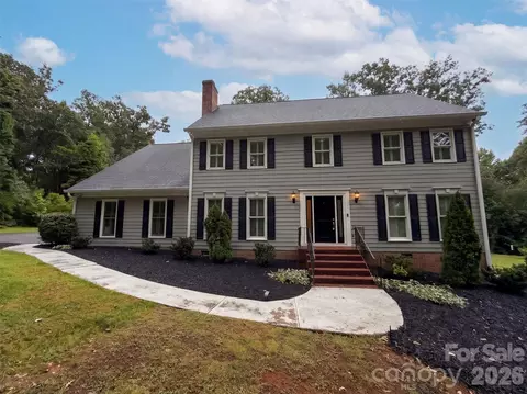 4412 Lazy Dr, Charlotte, NC 28215