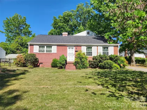 3012 Burbank Dr, Charlotte, NC 28216
