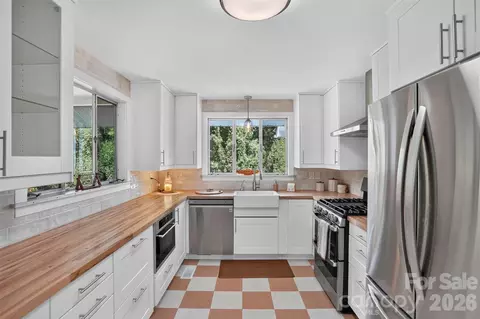 Kitchen - 409 Lockhart Rd, Tryon, NC 28782 photo 1 of 4