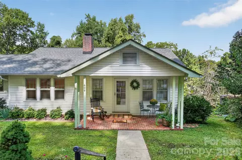 Exterior - 409 Lockhart Rd, Tryon, NC 28782 photo 4 of 10