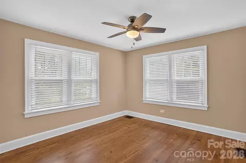 Bedroom - 409 Lockhart Rd, Tryon, NC 28782 photo 4 of 8