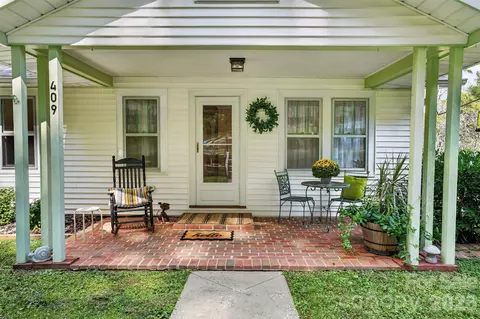 Exterior - 409 Lockhart Rd, Tryon, NC 28782 photo 5 of 10