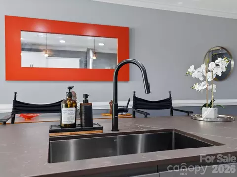 Kitchen - 968 Pennington Dr, Lancaster, SC 29720 photo 5 of 6