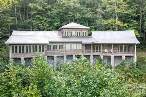 2099 S Toe River Rd, Burnsville, NC 28714