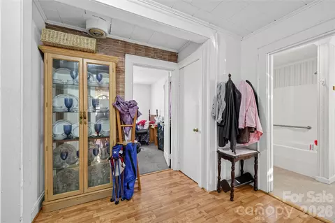 Entry Way - 519 E 2nd Ave, Newton, NC 28658 photo 2 of 4