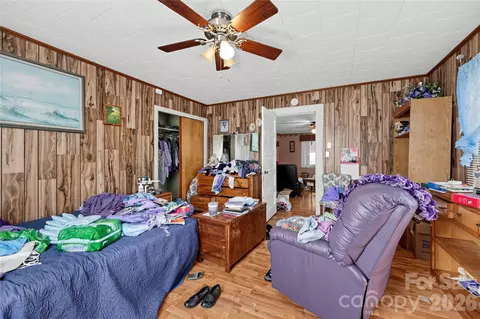 Bedroom - 519 E 2nd Ave, Newton, NC 28658 photo 4 of 5