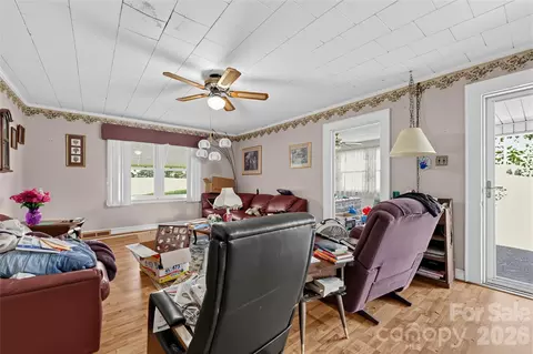 Living - 519 E 2nd Ave, Newton, NC 28658 photo 1 of 3