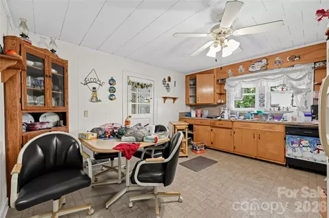 Kitchen - 519 E 2nd Ave, Newton, NC 28658 photo 1 of 3