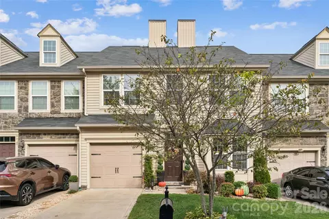 9506 Birkwood Ct, Charlotte, NC 28278
