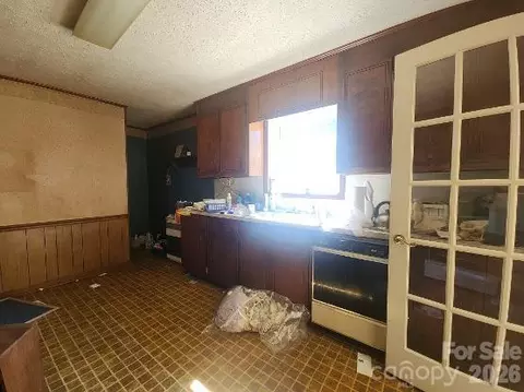 102 Garrison Dr, Morganton, NC 28655 photo 8