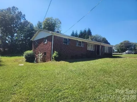 102 Garrison Dr, Morganton, NC 28655 photo 2