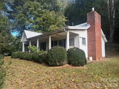 43 Kellogg Farm Rd, Green Mountain, NC 28740