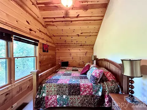Bedroom - 109 Valley Heights Dr, Mars Hill, NC 28754 photo 3 of 4