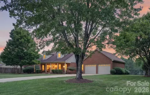 171 Pleasant Dr, Statesville, NC 28677